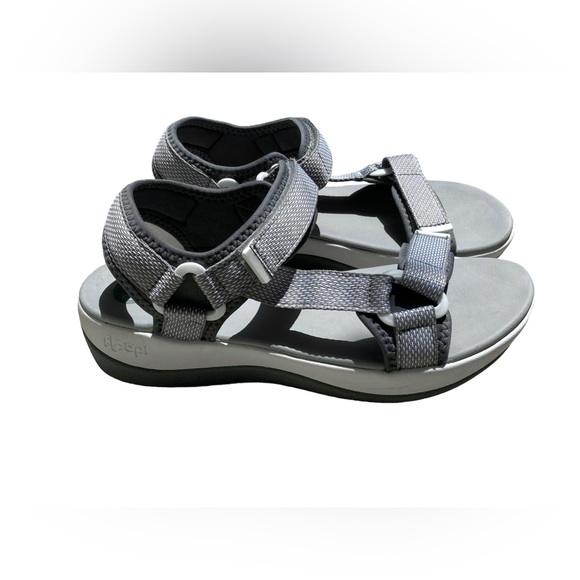 Floopi women’s sandals size 9 - Picture 2 of 7